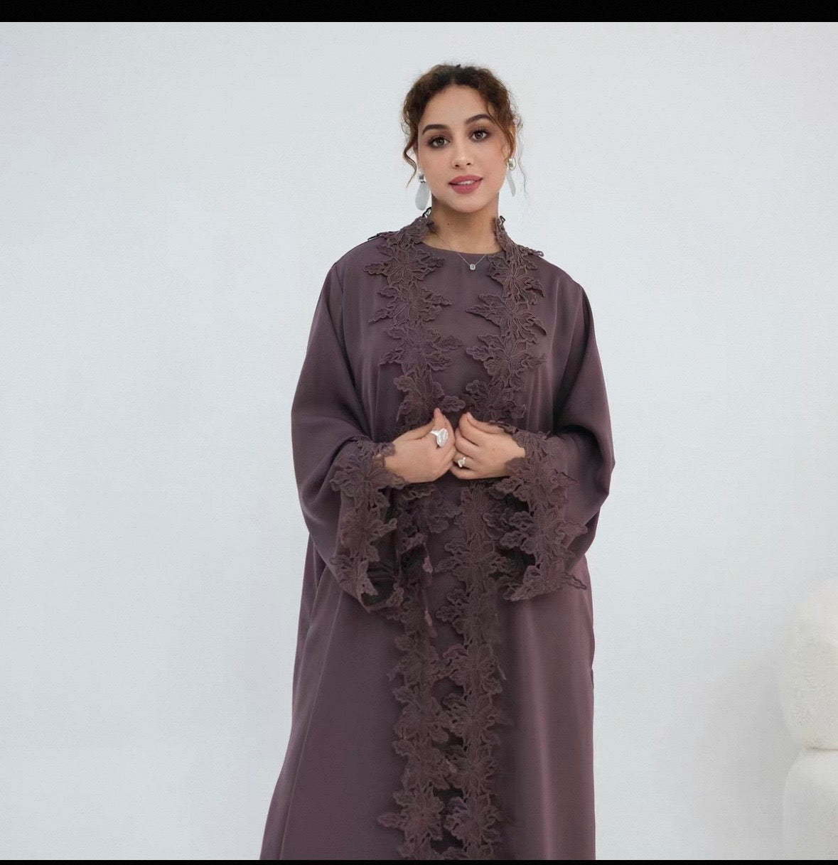 Kimono mit Spitzebesatz