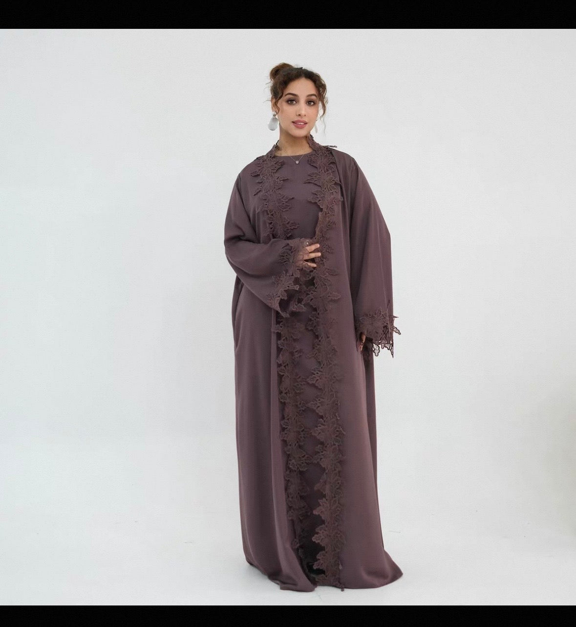 Kimono mit Spitzebesatz