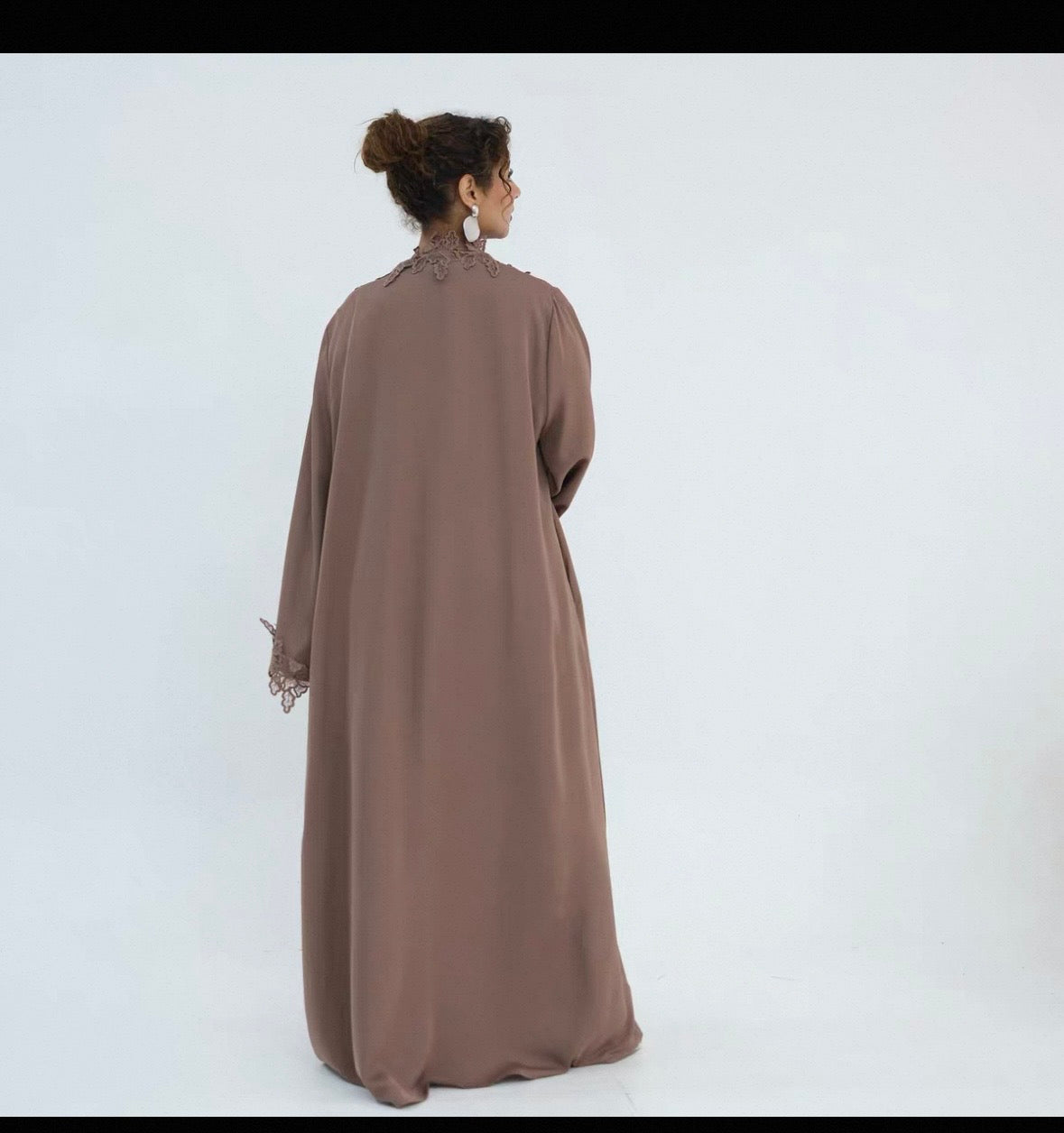 Kimono mit Spitzebesatz