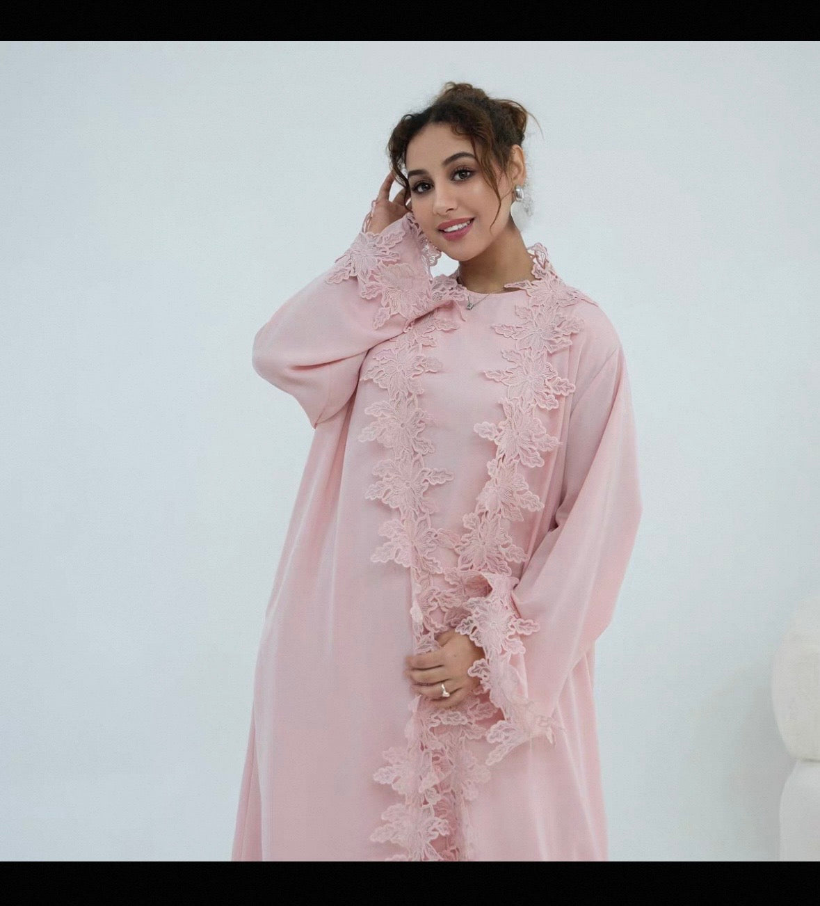 Kimono mit Spitzebesatz