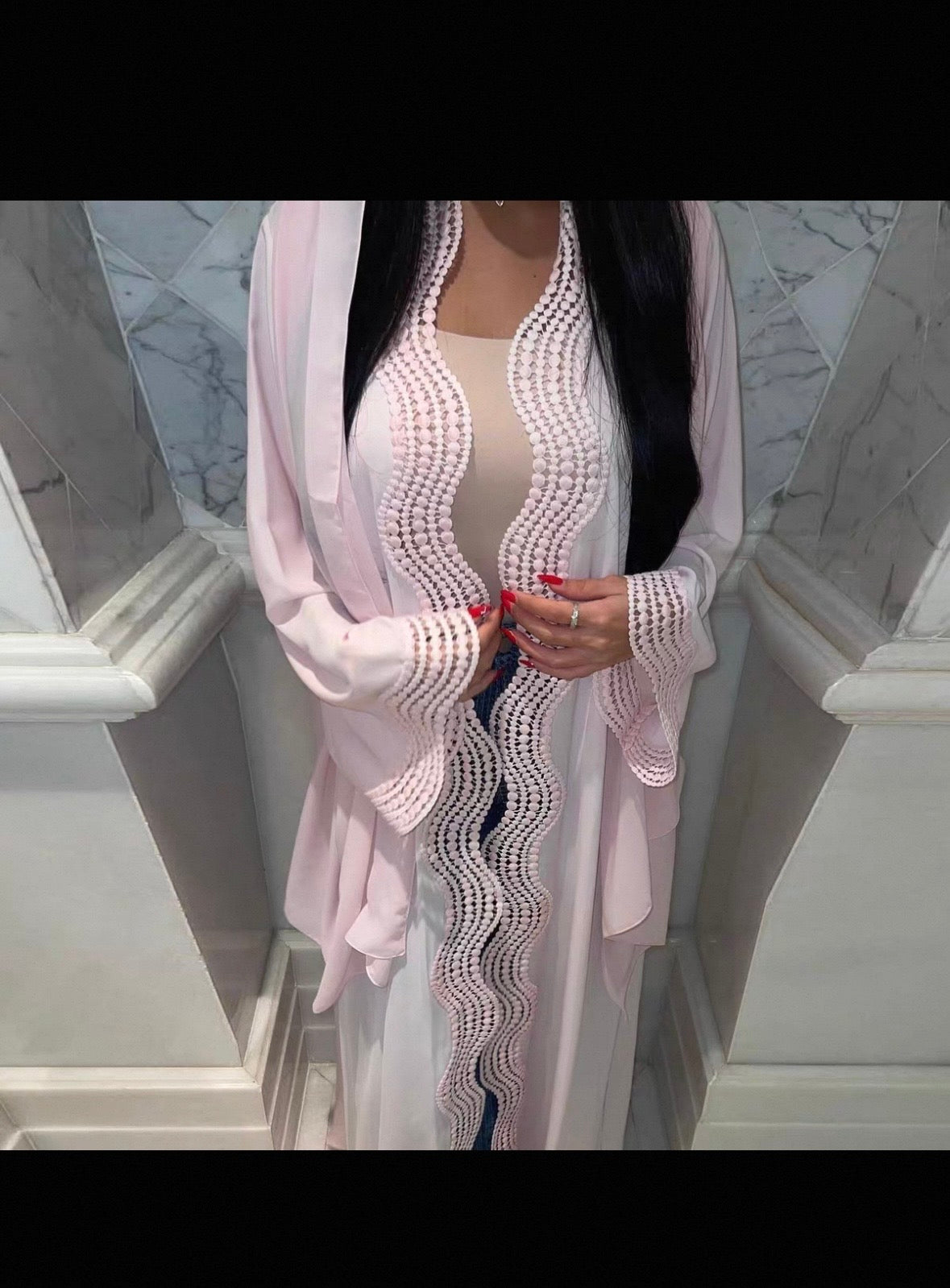 Abaya mit Perlenmuster