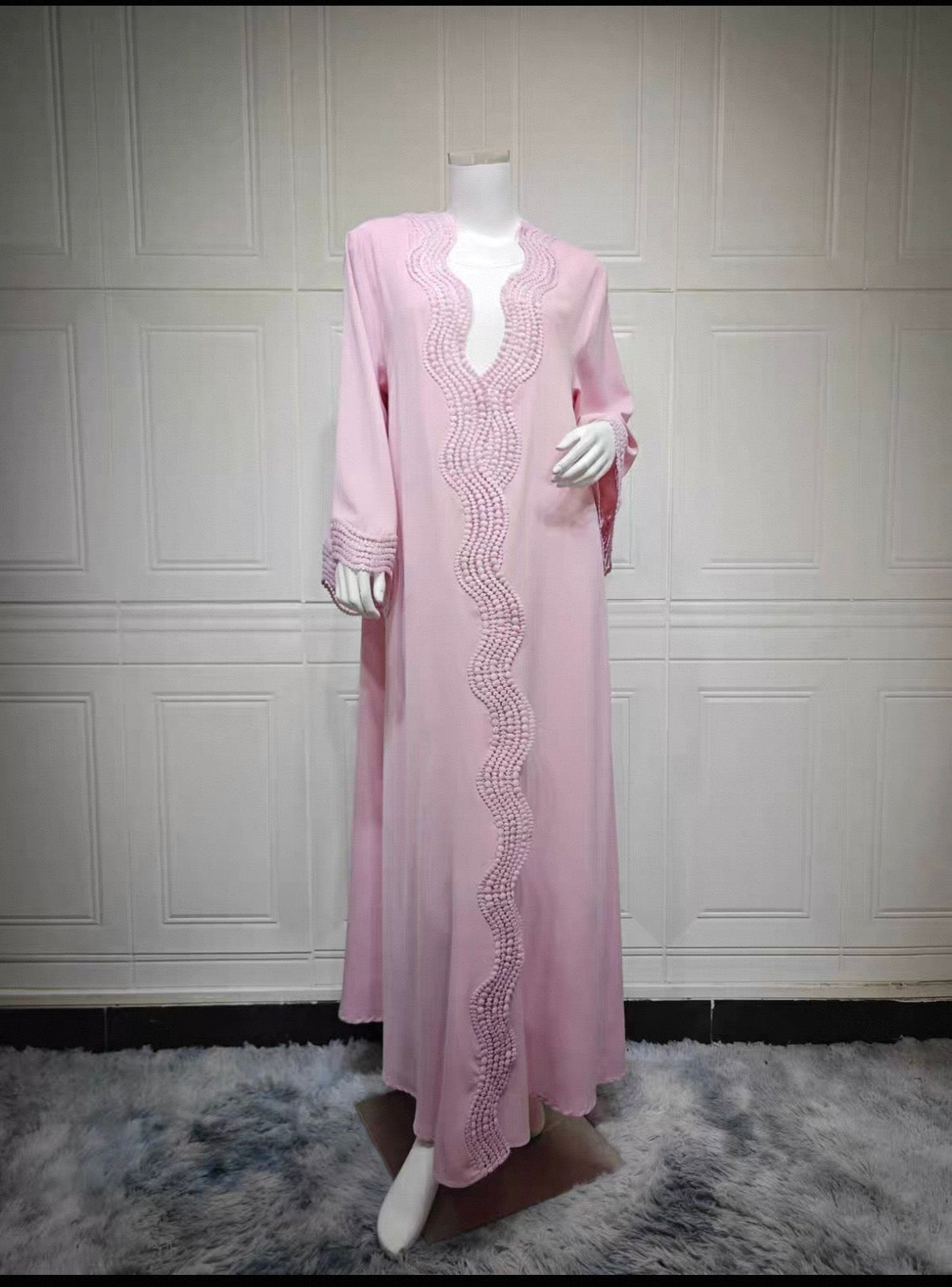 Abaya mit Perlen